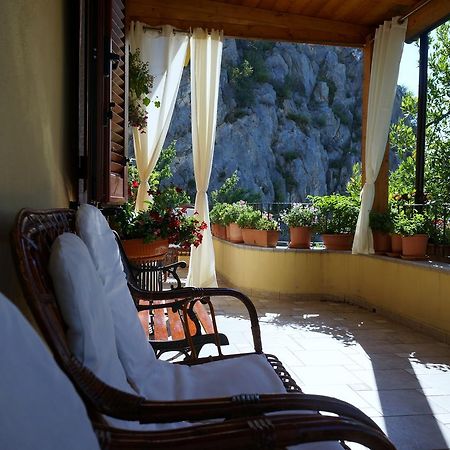 B&B Lo Sparviero Civita Esterno foto