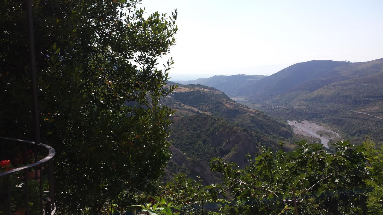 B&B Lo Sparviero Civita Camera foto