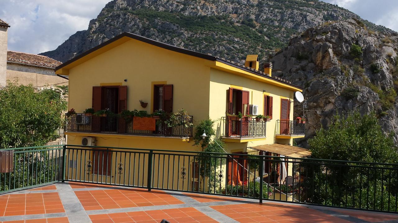 B&B Lo Sparviero Civita Esterno foto