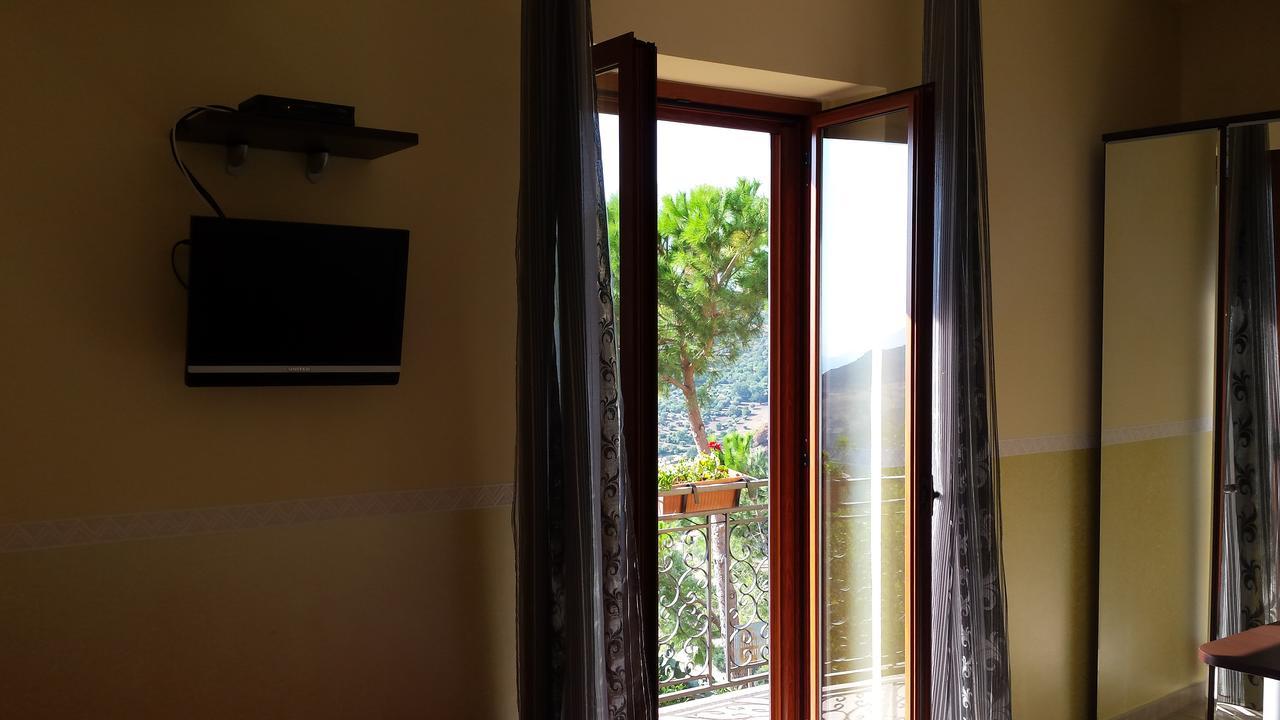 B&B Lo Sparviero Civita Camera foto