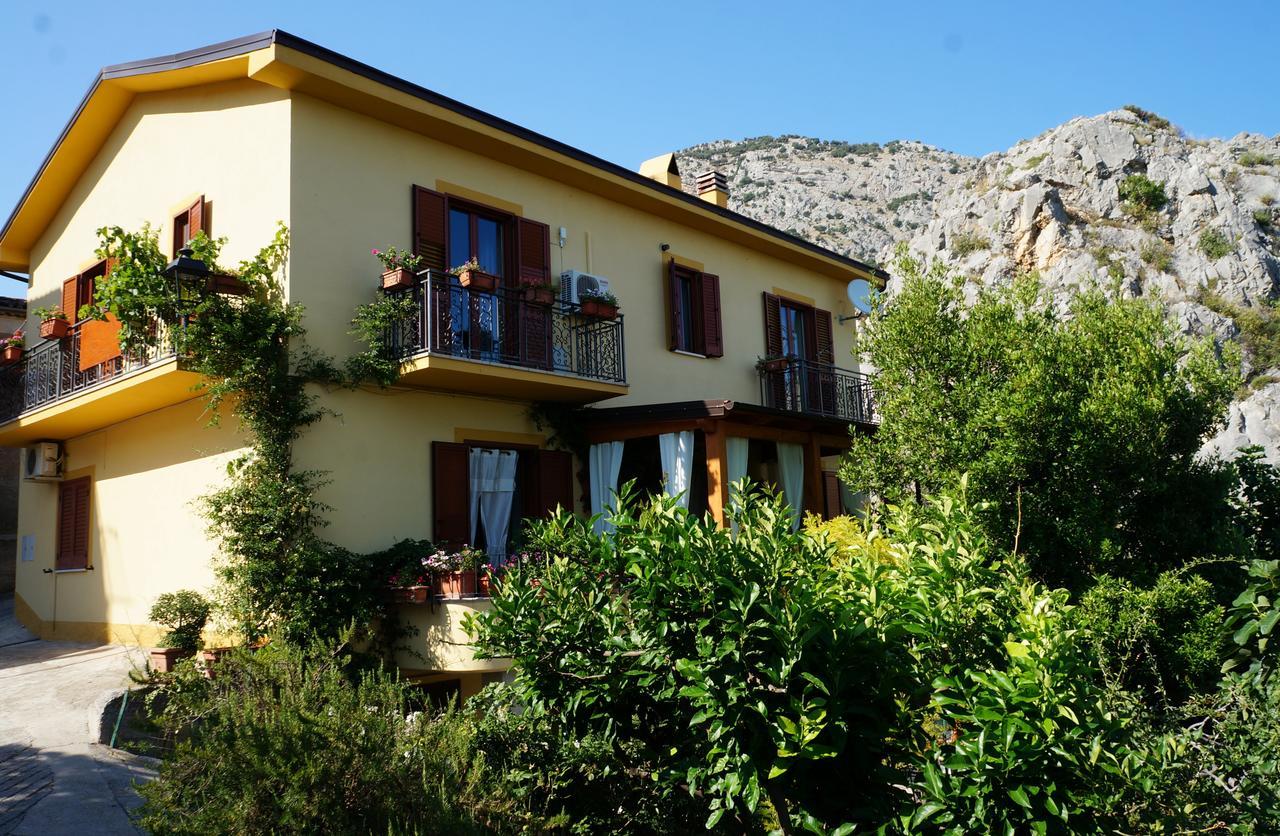 B&B Lo Sparviero Civita Esterno foto